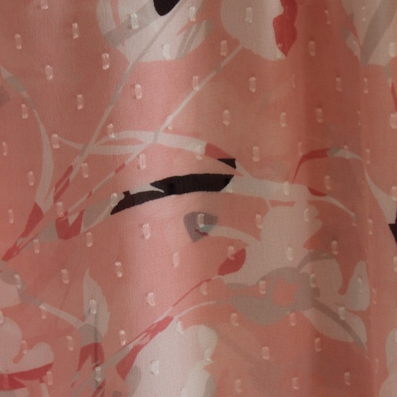 WHBM Textured Pale Pink Long Sleeve Button Embellished Blouse 10 Preowned - Picture 6 of 8